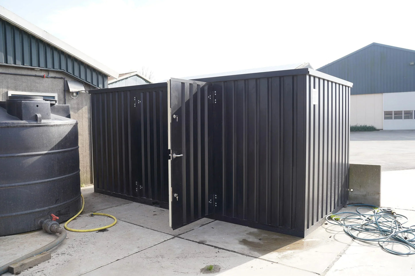 Contenedor de almacenamiento de 5 x 2 metros – con puerta doble